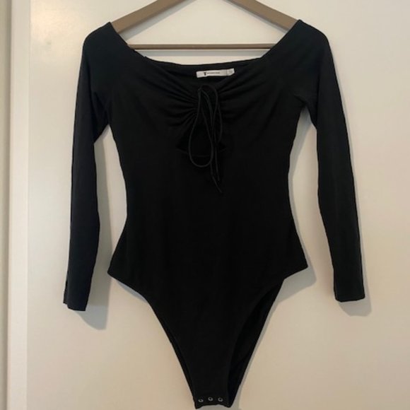 T by Alexander Wang Cutout Off Shoulder Bodysuit - Picture 4 of 7